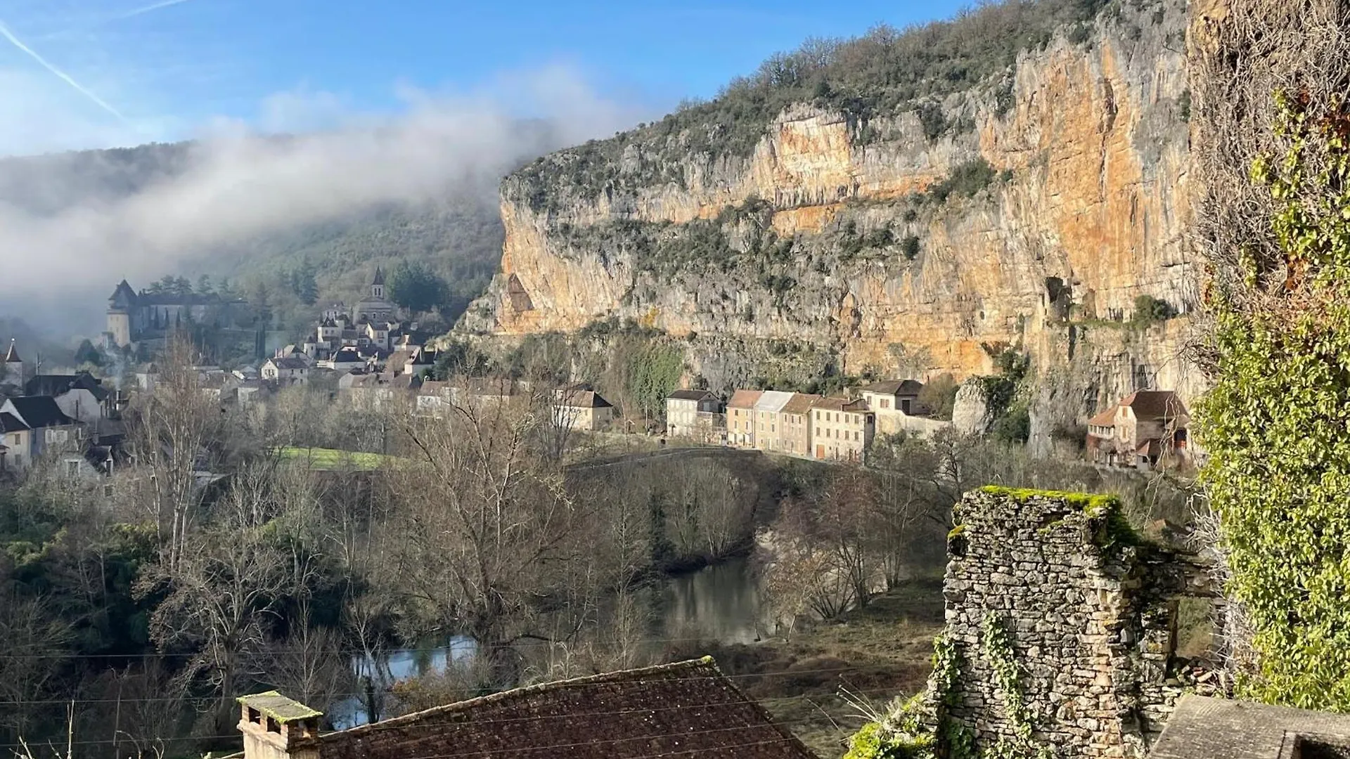 Le Balcon De Cabrerets Bed & Breakfast